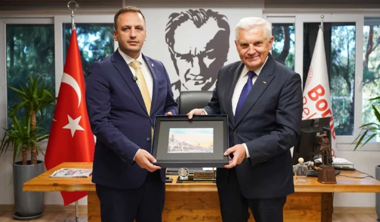 Ömer Eşki ve Tadeusz Truskolaski